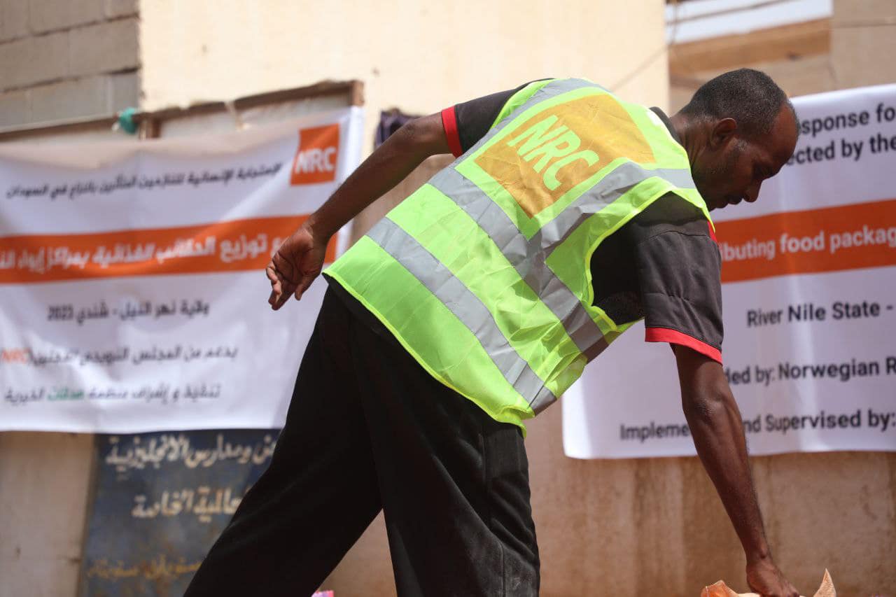 توزيع حقائب تموينية لعدد 100 اسرة في مدينة شندي